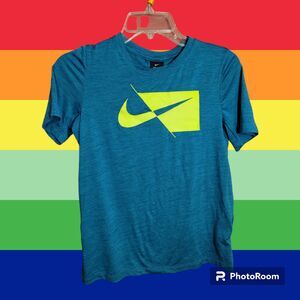 Nike Dri Fit Standard Fit‎ Boy's Size L (K31)